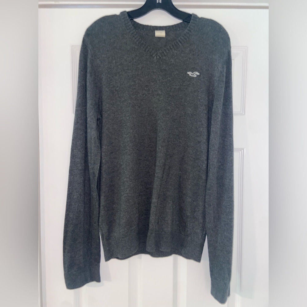 Hollister V-Neck Sweater, Size Medium